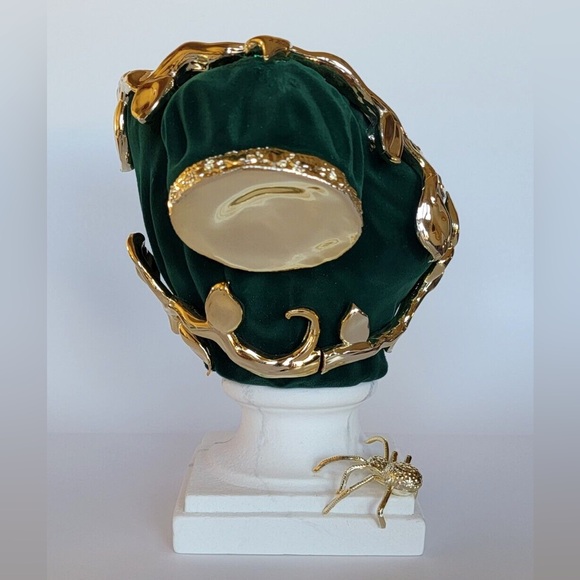 🆕 Bath & Body Works Fall 2022 Ltd Velvet Ivy Bust 3-Wick Candle Pedestal Holder - Picture 4 of 14